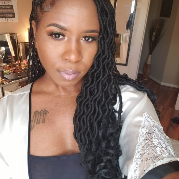 Meet your Posher, Kristen - Picture 1 of 1